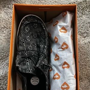 Womens size 10 rocket dog mellow palmetto eyelet slip ins